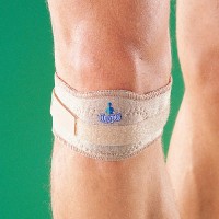 Коленный бандаж уменьшает нагрузку на коленное сухожилие. OPPO Medical 1429